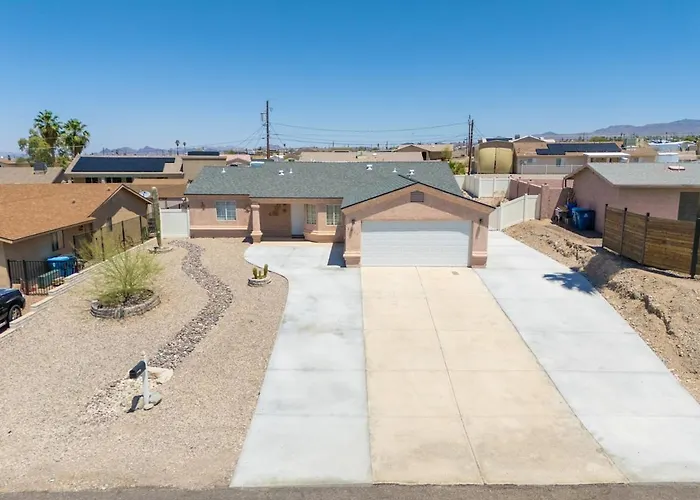 Holiday home Havasu Oasis With Bbq, Boat Parking & Family Games Lake Havasu City