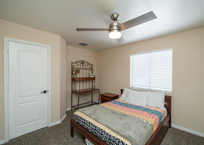 Havasu Oasis With Bbq, Boat Parking & Family Games Holiday home Lake Havasu City