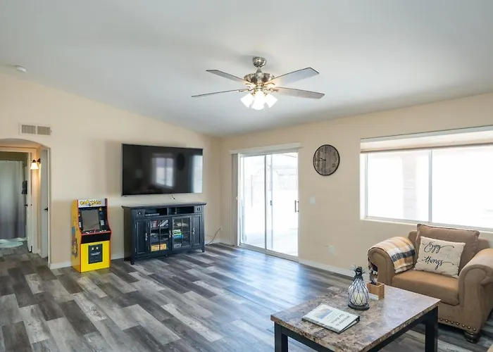Havasu Oasis With Bbq, Boat Parking & Family Games *